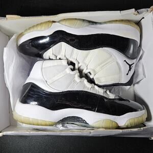 Air Jordan 11 Retro Concord 2018 Mens 8 Used Good Patent Scrapes OG Box